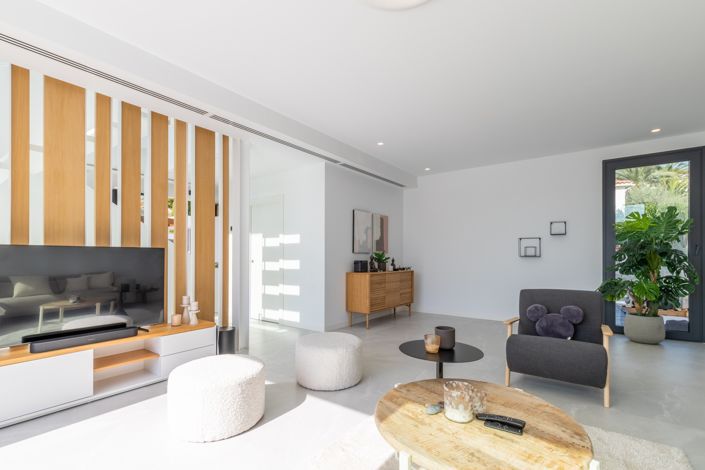 Image No.10-4 Bed Villa for sale