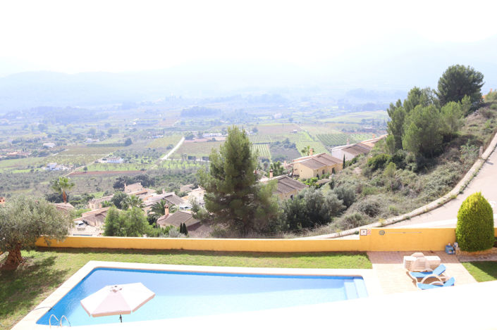 Image No.20-3 Bed Townhouse for sale