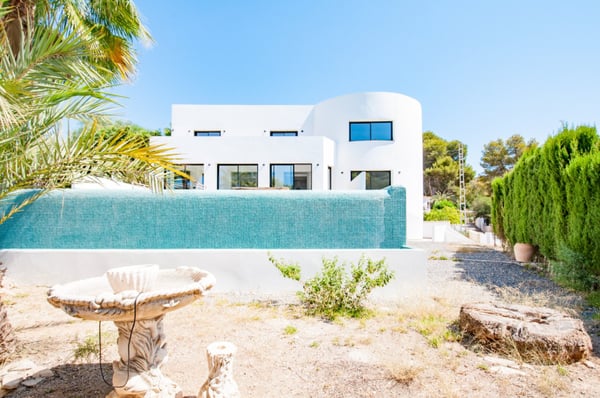 Image No.1-4 Bed Villa for sale