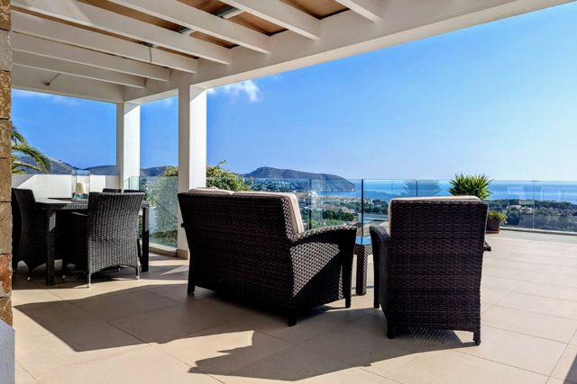 Image No.1-7 Bed Villa for sale