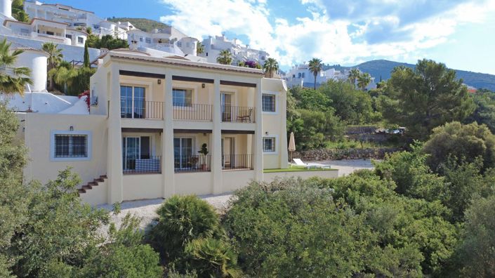 Image No.1-3 Bed Villa for sale