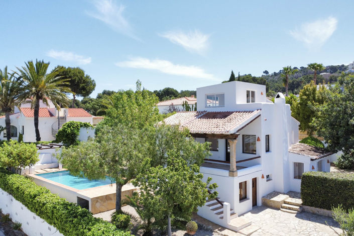 Image No.1-4 Bed Villa for sale