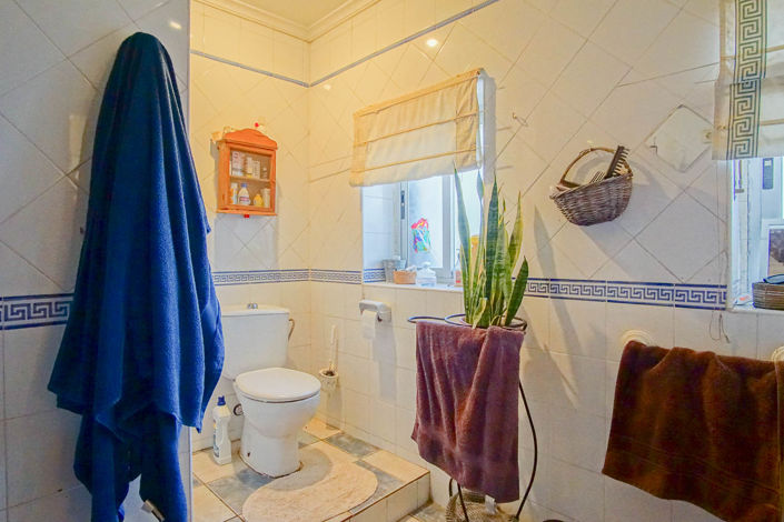 Image No.27-6 Bed Villa for sale