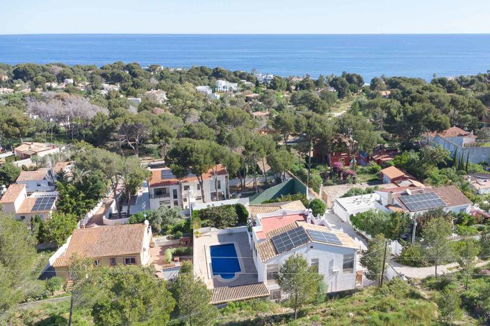 Image No.1-6 Bed Villa for sale