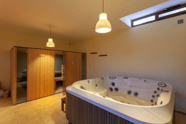 Image No.27-5 Bed Villa for sale