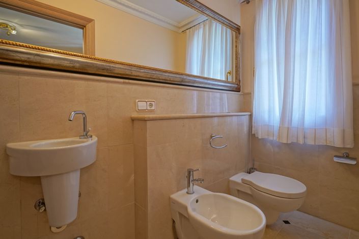 Image No.33-5 Bed Villa for sale