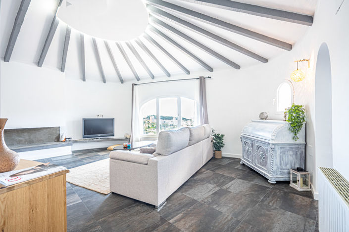 Image No.2-6 Bed Villa for sale