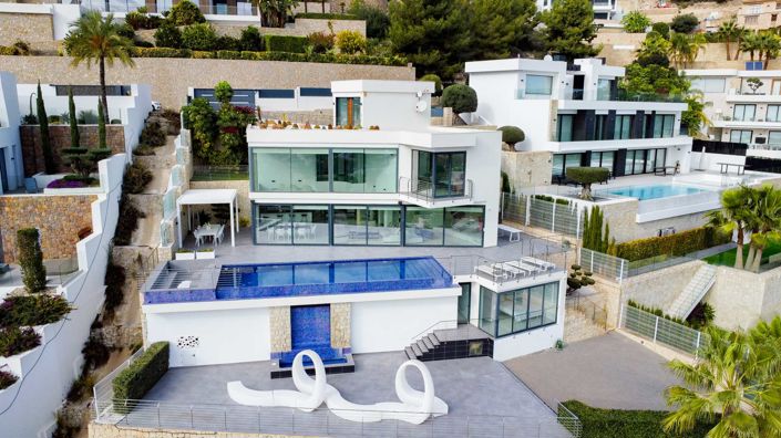 Image No.1-4 Bed Villa for sale