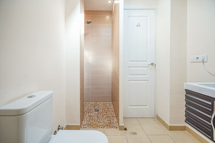 Image No.14-4 Bed Townhouse for sale