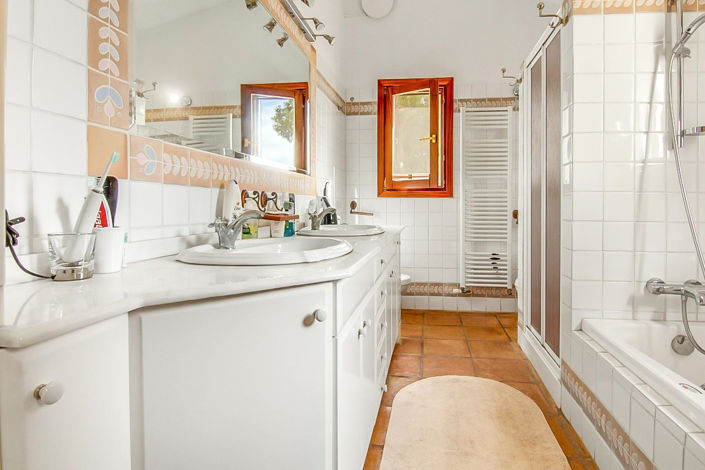 Image No.18-7 Bed Villa for sale