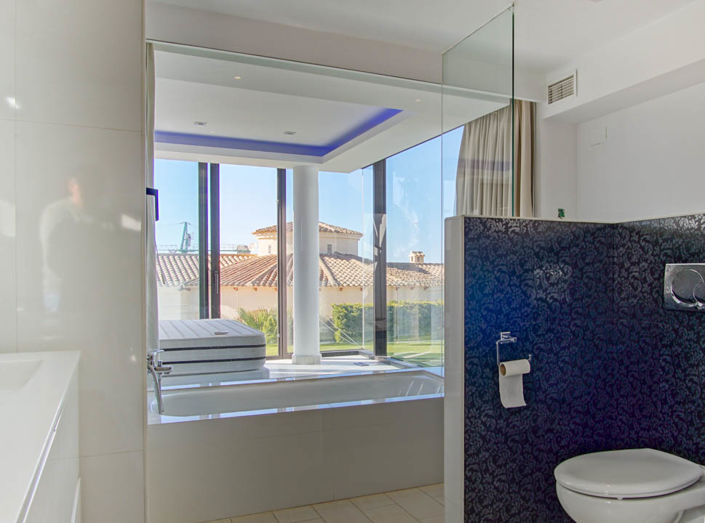 Image No.41-6 Bed Villa for sale