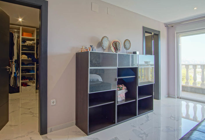 Image No.34-8 Bed Villa for sale