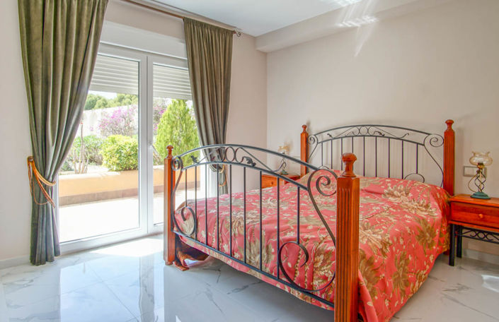 Image No.41-8 Bed Villa for sale