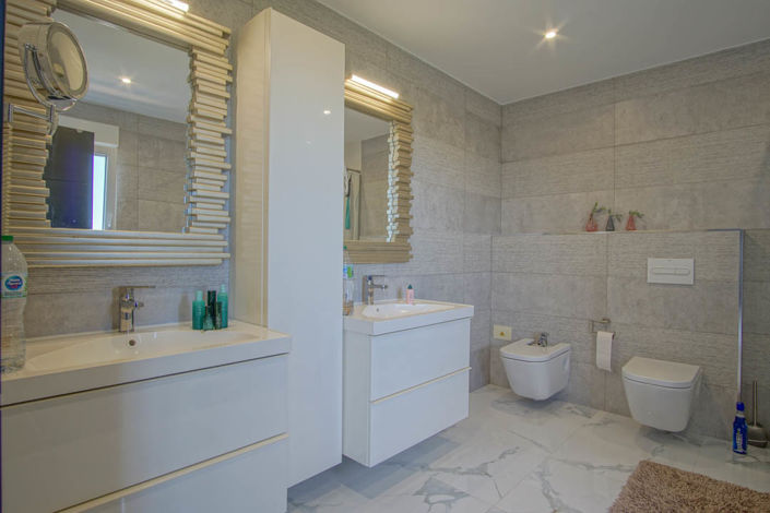 Image No.47-8 Bed Villa for sale