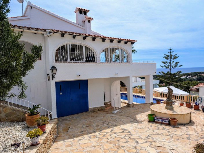 Image No.1-3 Bed Villa for sale