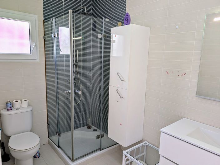 Image No.20-3 Bed Villa for sale