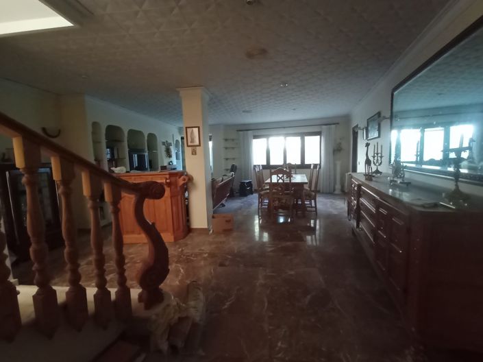 Image No.19-10 Bed Villa for sale