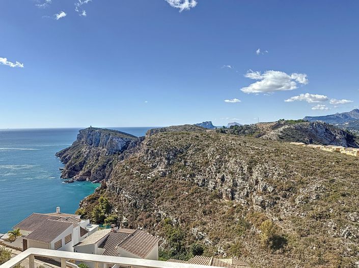Image No.1-3 Bed Villa for sale