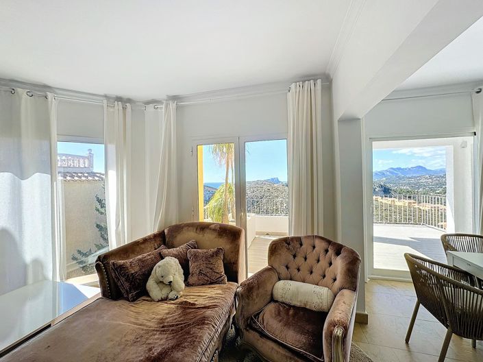 Image No.10-3 Bed Villa for sale