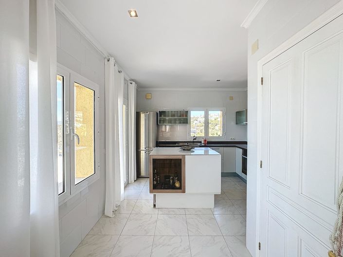 Image No.12-3 Bed Villa for sale