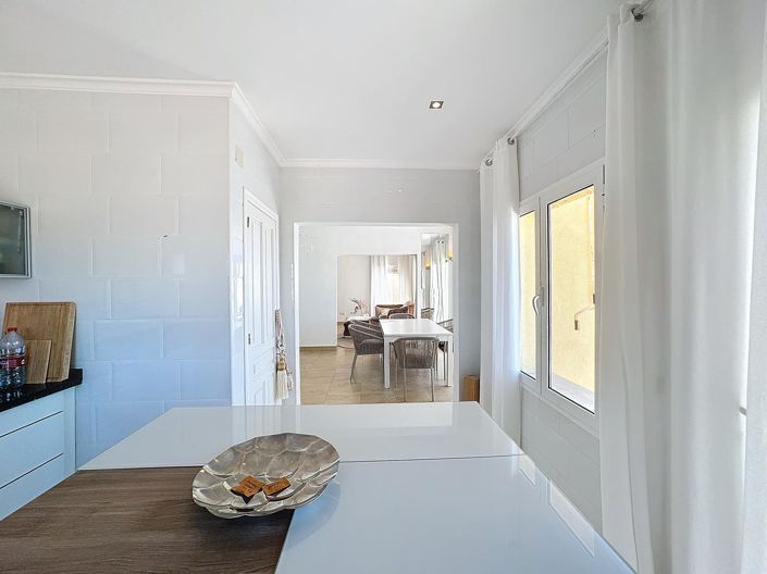 Image No.17-3 Bed Villa for sale