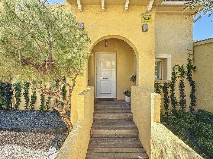 Image No.3-3 Bed Villa for sale