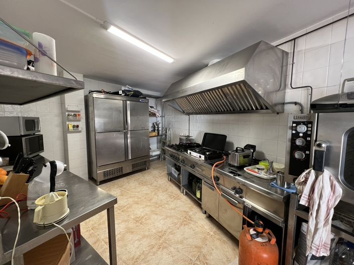 Image No.15-26 Bed Commercial for sale