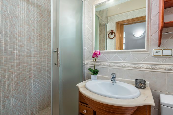 Image No.19-6 Bed Villa for sale