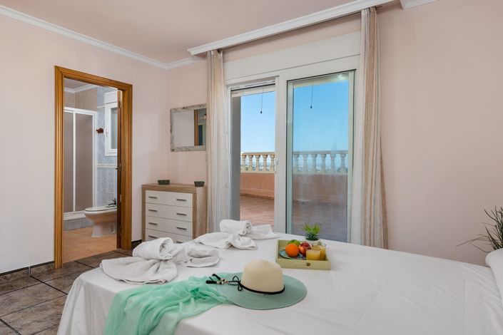 Image No.21-6 Bed Villa for sale