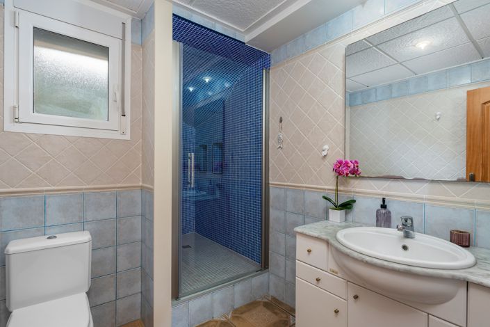 Image No.33-6 Bed Villa for sale