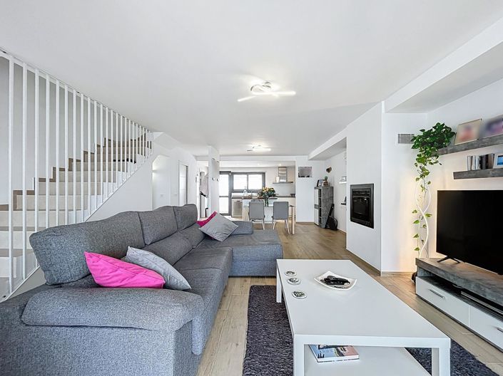 Image No.2-3 Bed Villa for sale