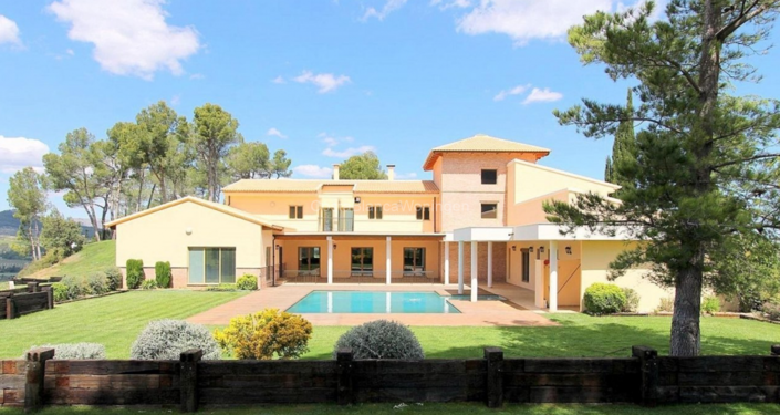 Image No.1-6 Bed Villa for sale