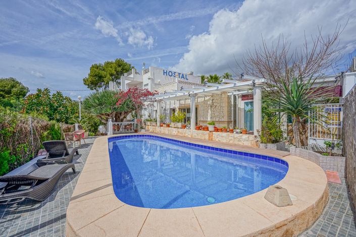 Image No.1-16 Bed Commercial for sale
