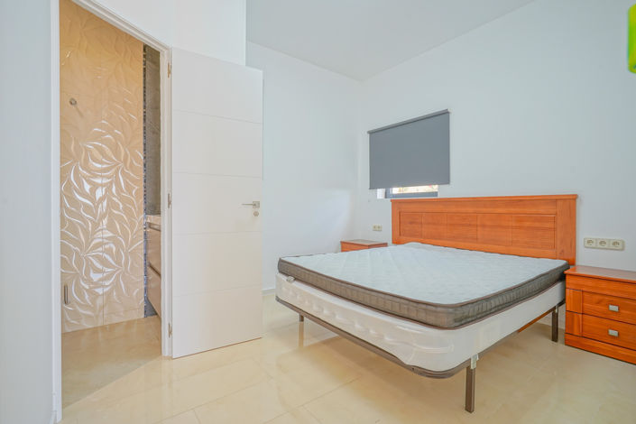 Image No.24-3 Bed Villa for sale