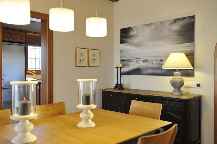 Image No.10-8 Bed Villa for sale