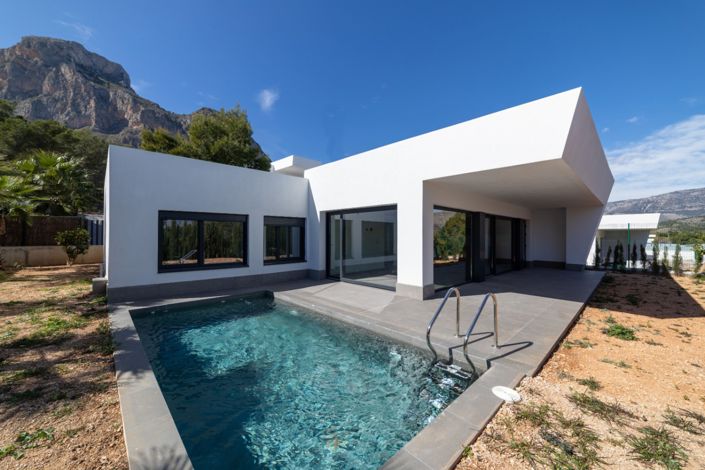 Image No.1-3 Bed Villa for sale