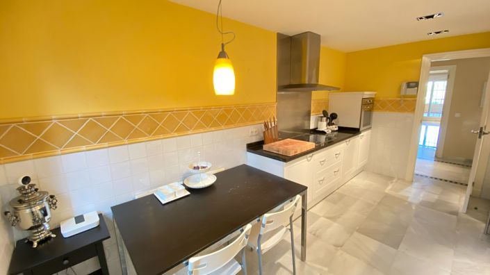 Image No.27-3 Bed Apartment for sale