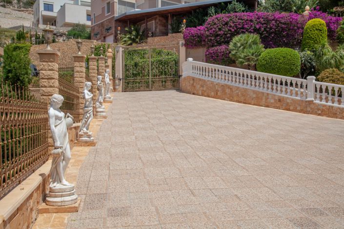 Image No.17-10 Bed Villa for sale