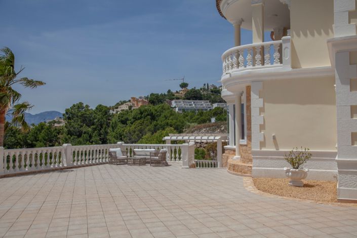 Image No.20-10 Bed Villa for sale