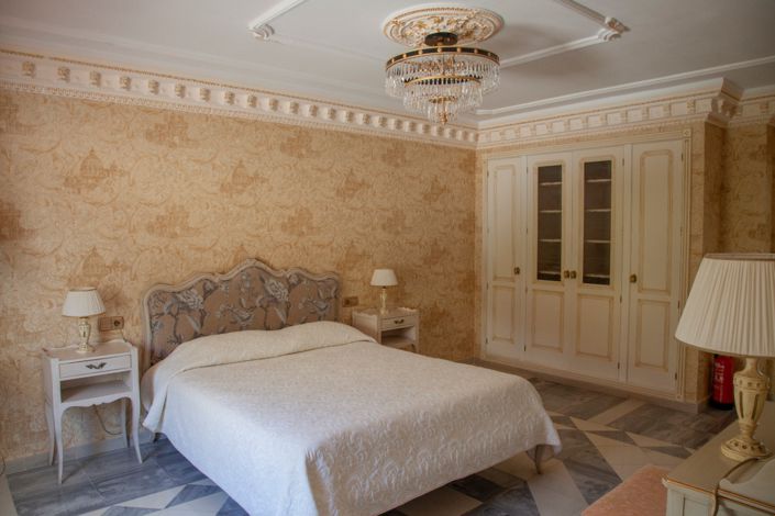 Image No.27-10 Bed Villa for sale