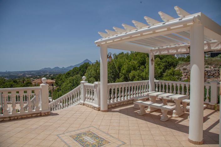 Image No.4-10 Bed Villa for sale