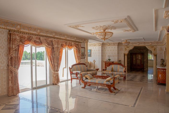 Image No.48-10 Bed Villa for sale