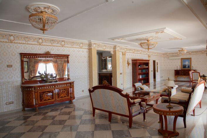 Image No.50-10 Bed Villa for sale