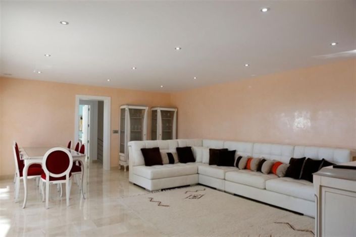 Image No.4-4 Bed Villa for sale