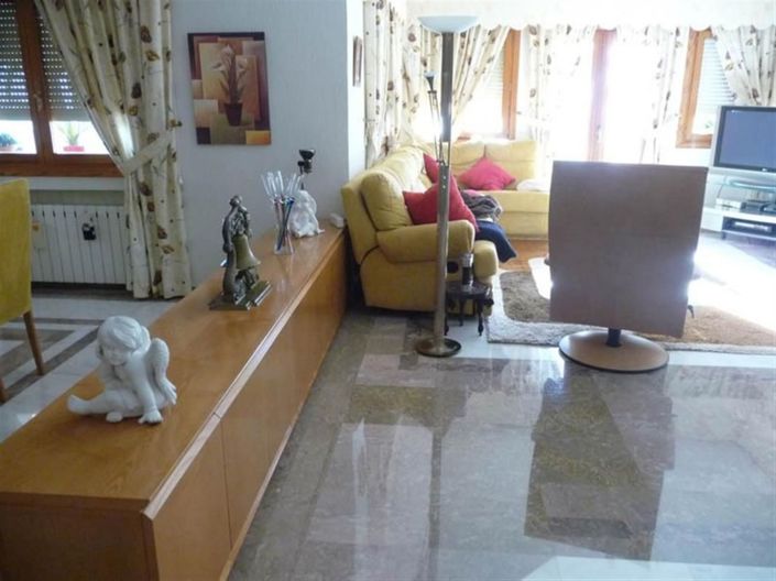 Image No.46-5 Bed Villa for sale