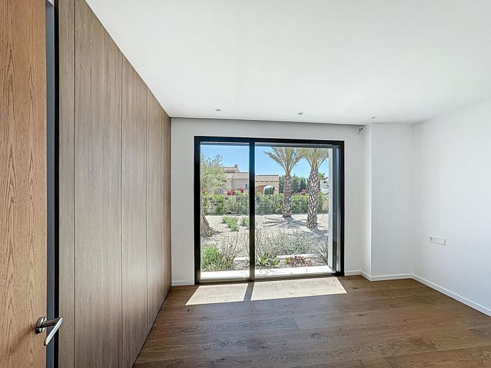 Image No.21-3 Bed Villa for sale