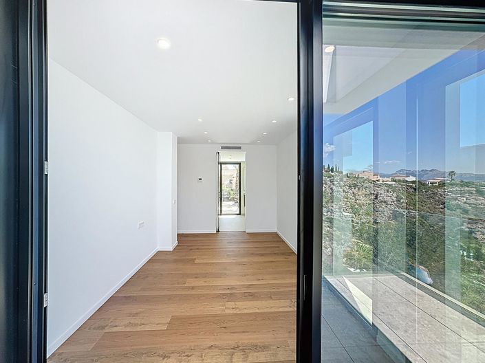 Image No.30-3 Bed Villa for sale