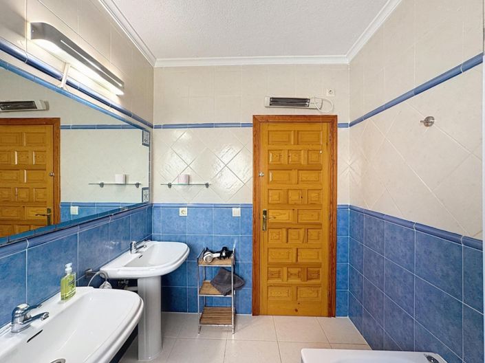 Image No.19-2 Bed Villa for sale