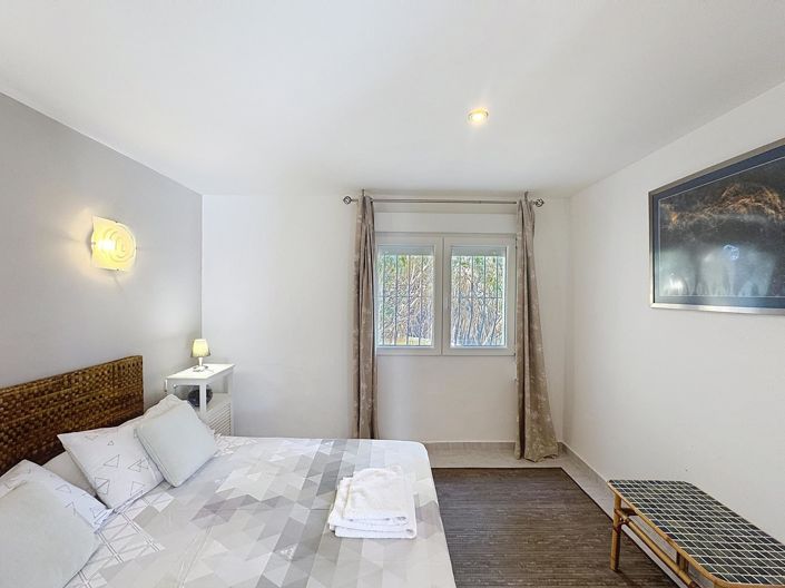 Image No.35-2 Bed Villa for sale