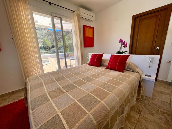 Image No.29-3 Bed Villa for sale